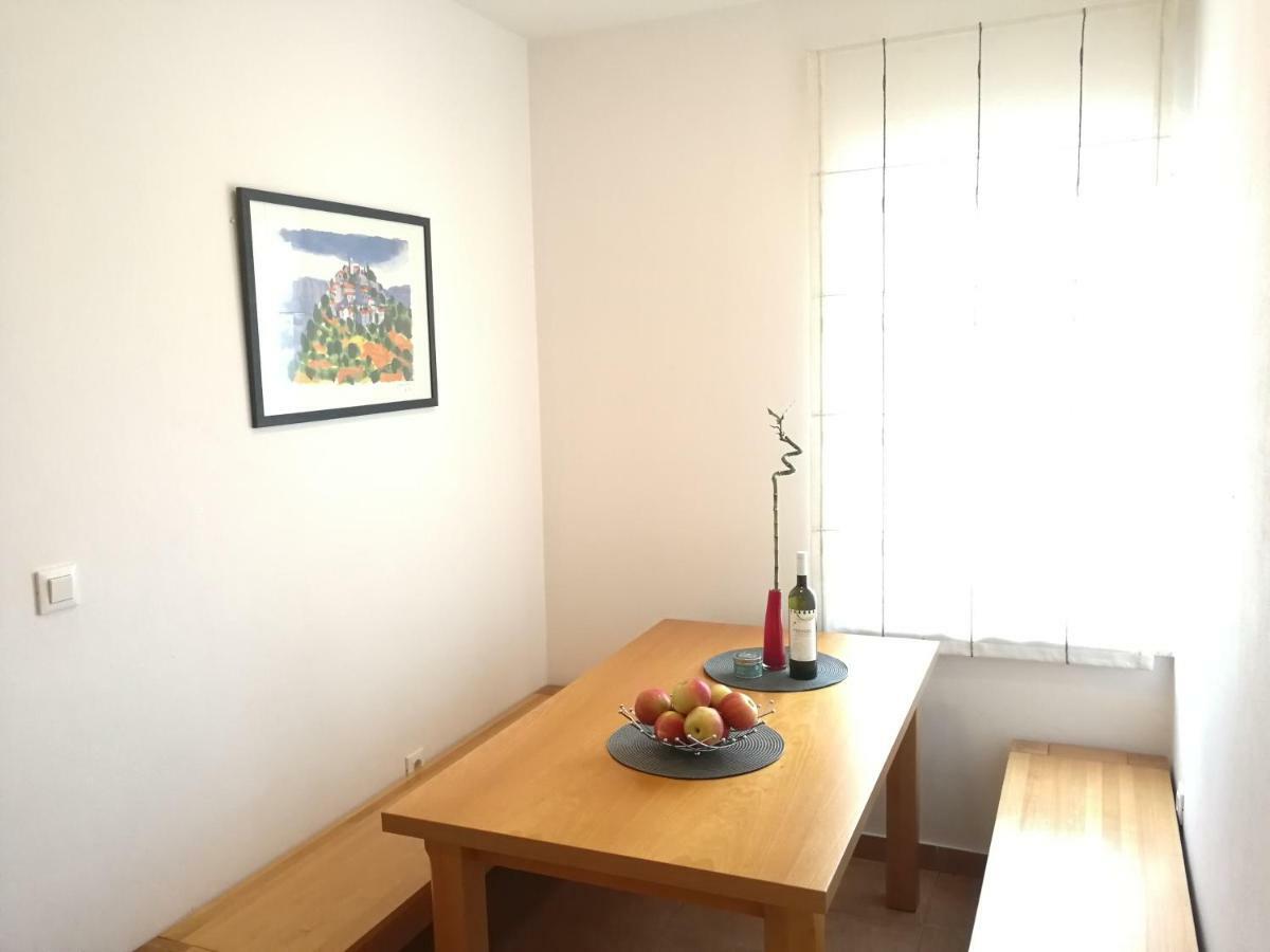 Apartment Tina By The Beach Pjescana Uvala Esterno foto